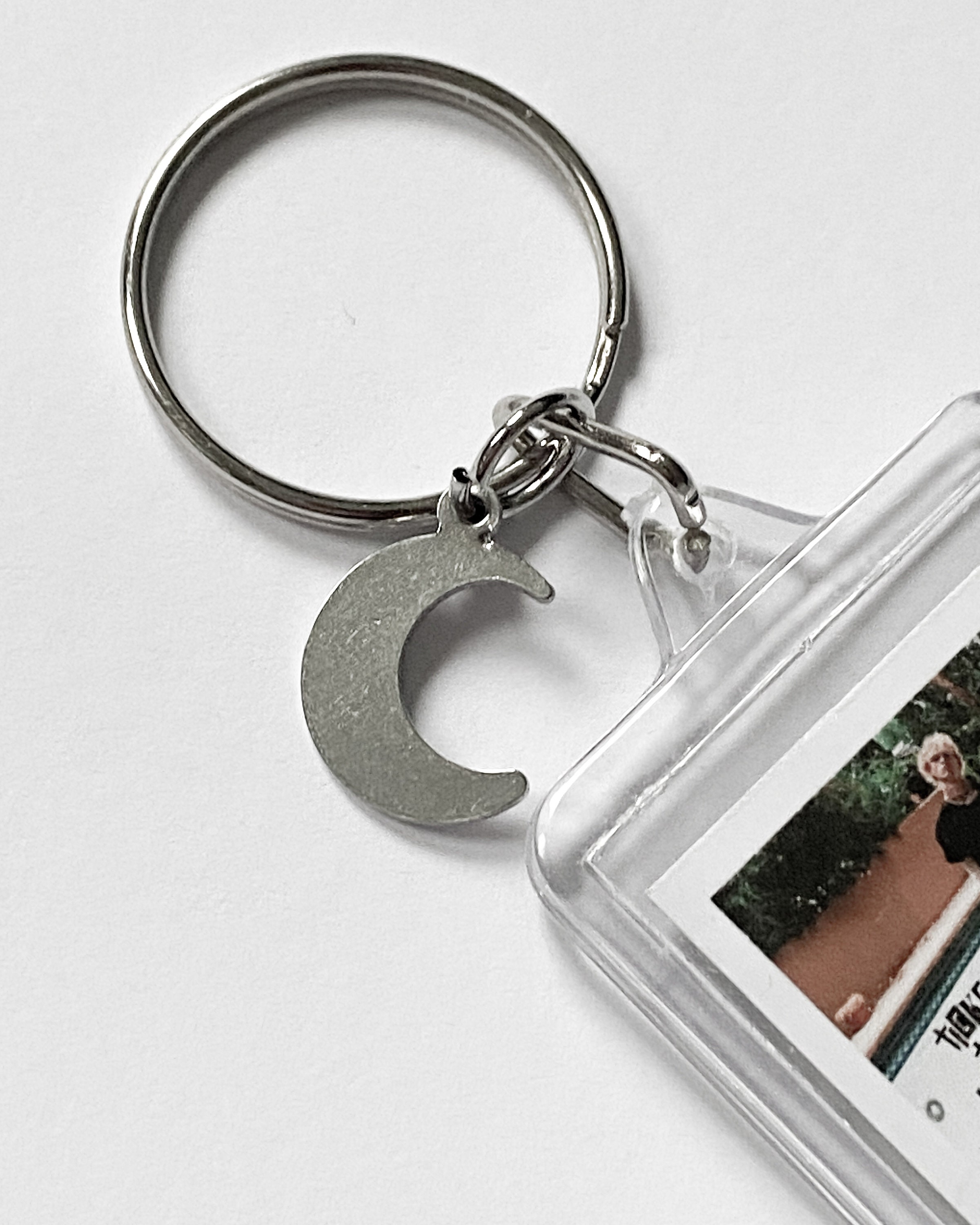 DikaGiftStudio Custom Keychain with Photo 2pcs - Double-Sided Personalized Keychain and Wooden Gift Box - Gift for Boyfriend - Gift for Him Photo Keyring