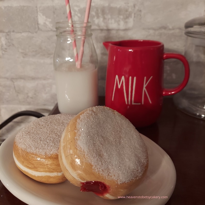 Fake Strawberry Jam Donut / Howto Video Tutorials / How to Make a FAKE