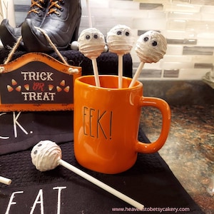 FAKE Mummy Cake Pops