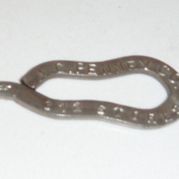 J. C. Penney Co., 312 Stores Metal Button Hook