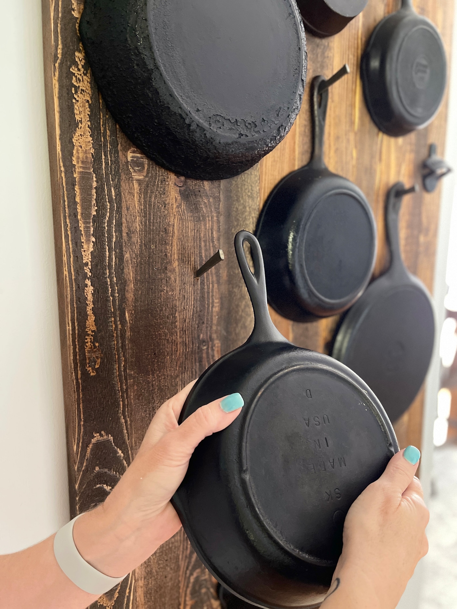 Handcrafted Solid Wood Wall Pot & Pan Rack - Vintage Style Skillet ...