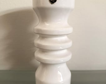 Vaso bianco vintage Delft a coste | Vaso in ceramica olandese minimalista | Vaso scultoreo bianco lucido | Arredamento moderno di metà secolo