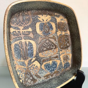 Royal Copenhagen Baca-skål Nils Thorsson Danskt 50-tal Keramikfat Skandinavisk Keramik Blå Brun Dekor 17 cm