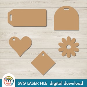 Puede incluir: Una colección de etiquetas de papel marrón en varias formas: un rectángulo, una etiqueta de parte superior redondeada, un corazón, una margarita y un diamante. El texto "SVG LASER FILE digital download" está en la parte inferior.