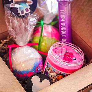 Gabby’s Gift Box, Bath Bombs with Toys, Surprise Bath Bombs, Birthday Gifts for Kids, Kitty Surprise Box, Bath Bombs for Kids