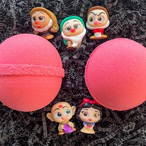 Snow White Bath Bomb, Bath Bombs for Kids, Bath Bombs with Toys, Christmas Gifts, Boo basket fillers, Birthday gifts for kids