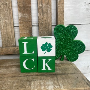 LUCK Blocks-St. Patricks Day-Tiered Tablett Dekor-Frühlings-Dekor
