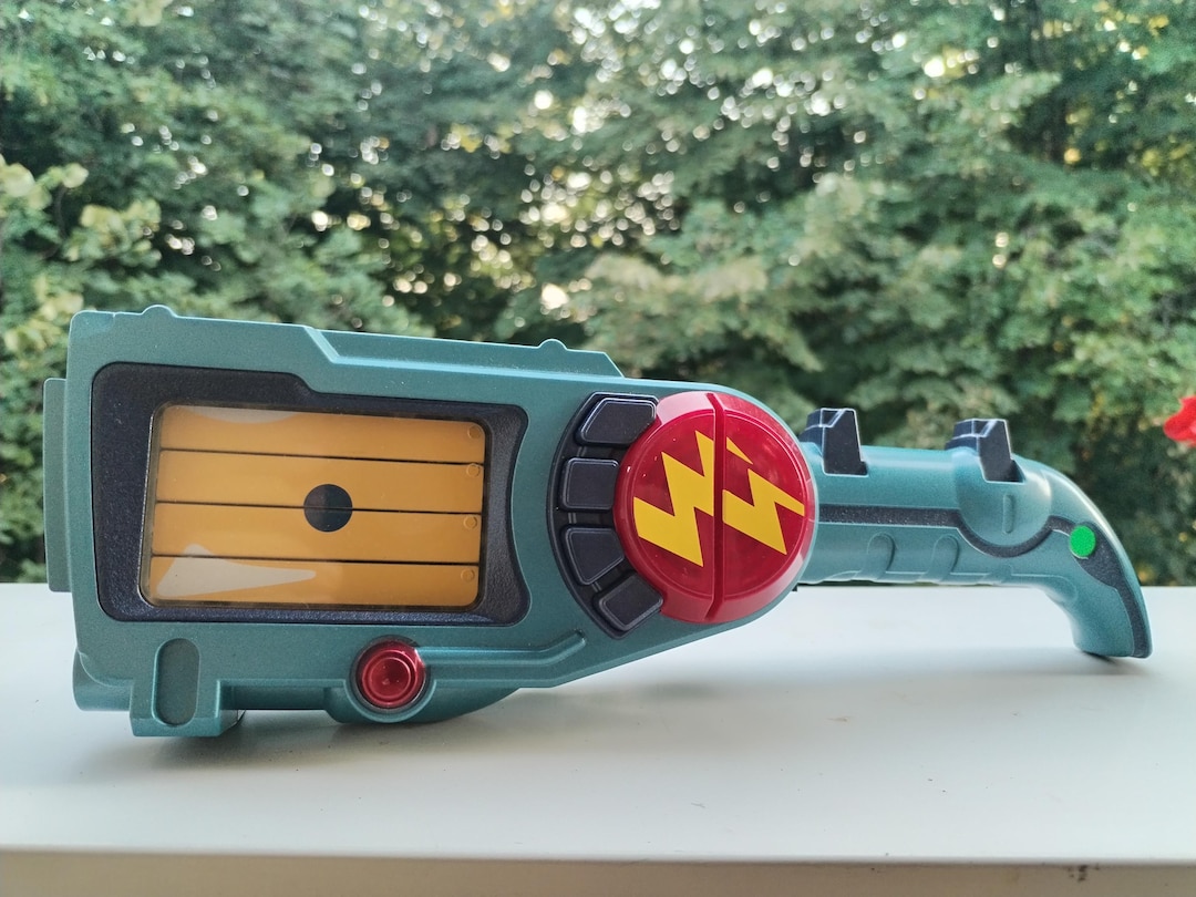 SEGA TOYS DINOSAUR King Deluxe Dino Slasher Deck Swiper Holder testé SEGA TOYS DINOSAUR King Deluxe Dino Slasher Deck Swiper Holder testé