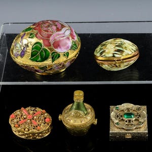 Votre choix | Collection de boîtes à anneaux pour pilules vintage | Cloisonné de Chine, nacre, filigrane, bouteille de champagne Monet, ton émeraude