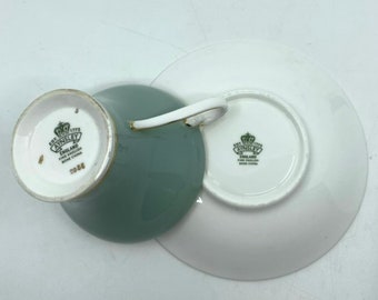 Aynsley China - エインズレイ AYNSLEY セージグリーン コルセット カップ＆ソーサー 美品 エインズレイ セージグリーンとゴールドのコルセット型ティー