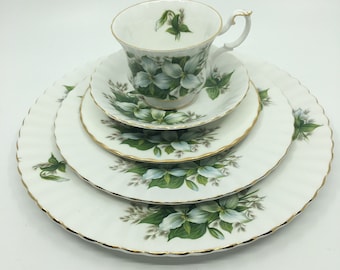 Juego de 5 piezas Royal Albert Trillium