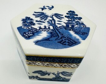 Booths Real Old Willow Royal Doulton Hexagon Lidded Trinket Dish 