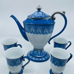 Bombay Company Coffee Pot and Four Matching Mugs