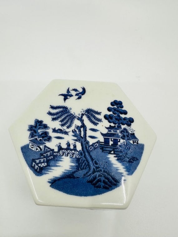 Booths Real Old Willow Royal Doulton Hexagon Lidded Trinket Dish