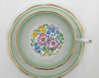 Royal Albert jaren 1930 theekopje en schotel groen met bloemenboeket