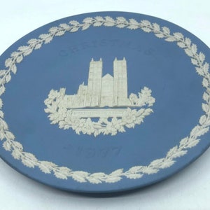 Wedgewood Jasperware Christmas 1977 Westminster Abbey Collectors Plate
