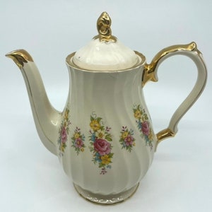 Vintage Sadler Cream and Gold Tall Teapot
