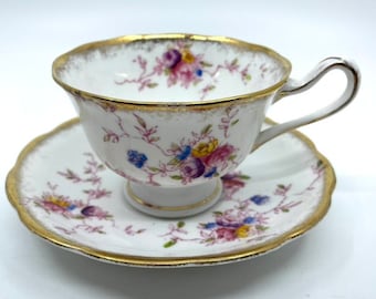 Royal Albert Krone China Handbemalte Teetasse und Untertasse (2349)