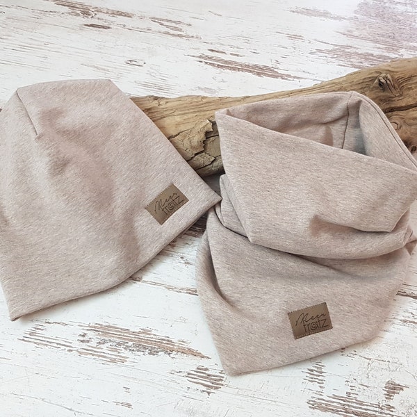 Beanie und Dreiecksloop Sweatshirtstoff beige KU 53-55