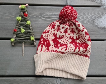 Red Moose Merino Wool Beanie | Nordic Winter Hat