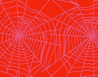 Tela de Halloween -- Telas de araña rosas repetidas en rojo coral/salmón -- Tela acolchada 100% algodón