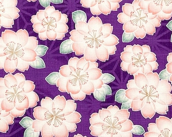Puede incluir: Tela morada con un patrón repetido de flores rosas con detalles dorados. La tela tiene un aspecto texturizado y tejido. El texto "DOBBY" está impreso en blanco sobre la tela.