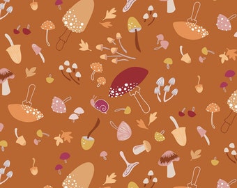 Tissu champignon--Champignons, feuilles et escargots aux couleurs d'automne jetés sur brun cannelle--tissu matelassé 100% coton