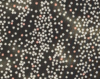 Tela japonesa - Mini flores de cerezo sobre fondo negro jaspeado - Tela de algodón 100% para acolchado