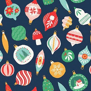 Tela navideña - Adornos para árbol de Navidad embalados en azul oscuro - Tela para acolchado 100% algodón