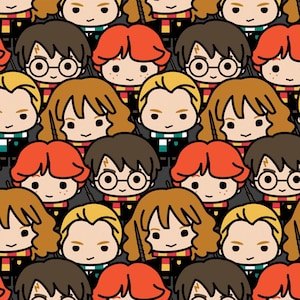 以下が含まれることがあります： 茶色、赤、金髪のキャラクターがメガネとスカーフを身につけた漫画の繰り返しパターン。キャラクターは黒い背景に配置されています。「SEWN IN SEATTLE」の文字が下部に表示されています。