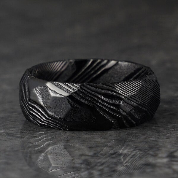 Black Damascus Steel Ring, Black Hammered Ring, Men's Wedding Band, Faceted Wedding Ring, Men's Ring, 8MM Ring, Anniversary Gift for Him