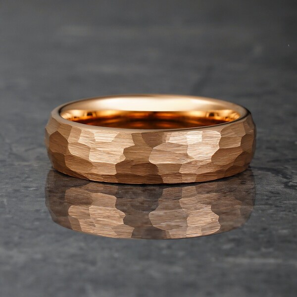 Anillo martillado de oro rosa, alianza de tungsteno de oro rosa, anillo facetado, anillo para hombres y mujeres, anillo de 4 mm/6 mm, regalo de aniversario para él y ella