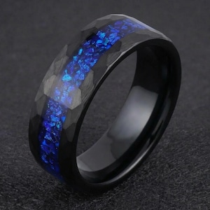 Saphirring, gehämmerter schwarzer Wolframring, gebürsteter schwarzer Ring, Herrenring, Herrenring, Jahrestagsgeschenk, Comfort Fit, 8 mm Ring