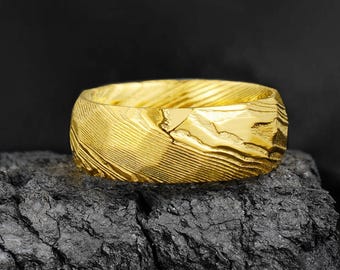Hammered Gold Ring, Damascus Steel Ring, Mens Wedding Ring, Mens Wedding Band, Mens Ring, Anniversary Gift for Him, Comfort Fit Ring, 8mm