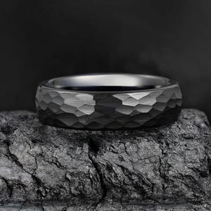 Hammered Black Ring, Black Tungsten Ring, Statement Promise Engagement Anniversary Gift, Women&#39;s & Men&#39;s Wedding Band, Personalized Ring