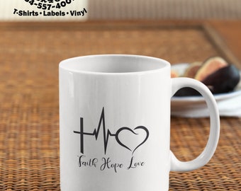 Faith*Hope*Love Coffee Mug - Tazas de café de cerámica blanca de 11 oz de larga duración diseñadas a medida. Regalo personalizado de cumpleaños y Navidad