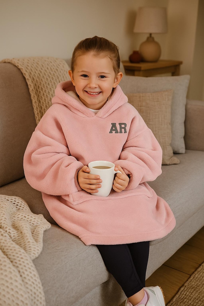 Manta polar con capucha personalizada: acogedora manta para llevar puesta, con iniciales personalizadas imagen 1