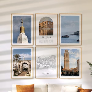 Könnte beinhalten: Sechs gerahmte Kunstdrucke mit Architektur- und Landschaftsfotografien aus Tripolis, Libyen. Die Bilder zeigen eine Moschee, Küstenansichten und eine Stadtkarte. Die Rahmen sind hellbraun. Auf einigen Drucken steht "Tripoli".