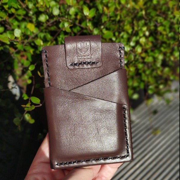 Handmade leather card holder wallet | Tarjetero de piel hecho a mano