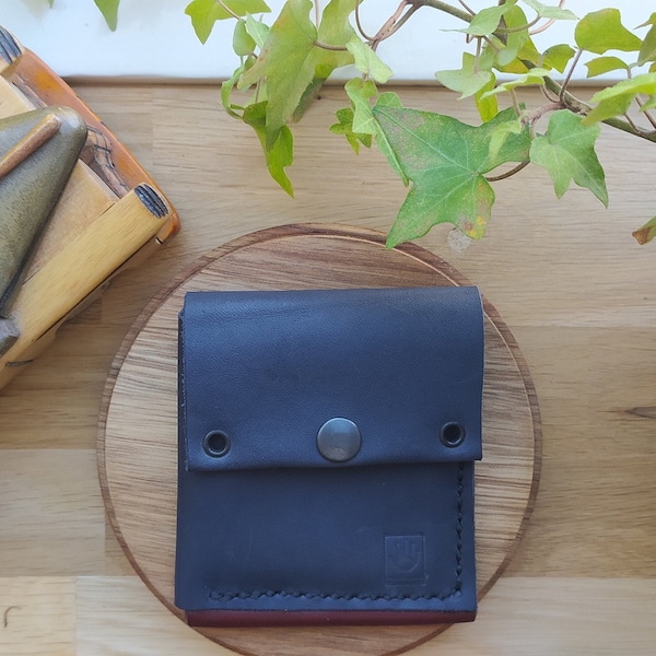 Handmade leather card holder wallet | Tarjetero de piel hecho a mano