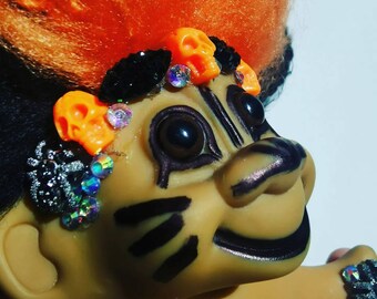 Troll dipinto su misura arancione carino horror di Halloween