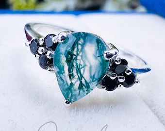 Pear Cut Moss Agate Ring With Black Onyx Accents, Gothic Black Gold Engagement Ring For Women, Nature Inspired Cluster Promise Ring