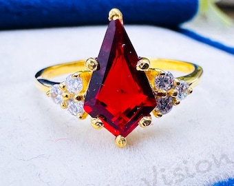 Kite Cut Garnet Ring: Vintage 7-Stone 925 Silver Engagement Ring