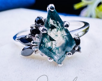 Natural Moss Agate Kite Cut Ring With Black Onyx Gemstones, Silver Gothic Engagement Ring For Women, Unique Cluster Promise Ring Gift