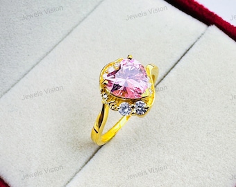 Anillo de compromiso de Sailor Moon en plata de ley con circonita cúbica en forma de corazón.