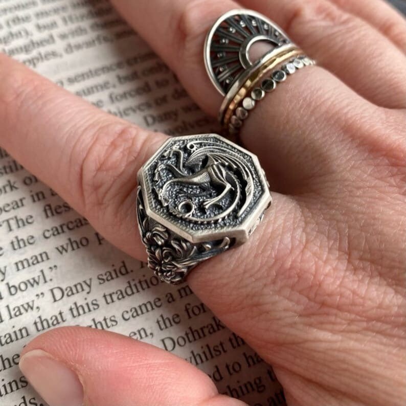 Unveiling The Mystery Daenerys Targaryens Iconic Ring - l5pxg08