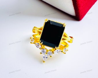 Set di anelli di fidanzamento in onice nero con taglio smeraldo, anello in oro bianco con grappolo Moissanite, fascia abbinata impilabile curva, fascia CZ, regalo da sposa per le donne