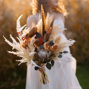 Autumn dried flower bouquet for bride Wedding bouquet with feathers Boho bridal bouquet Dried flower bouquet of flowers Western bouquet