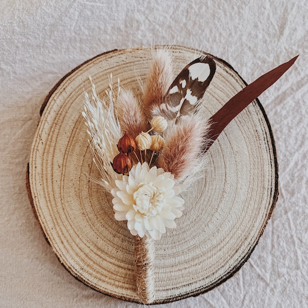 Handmade Groom's Boutonniere with Feathers/ Men's  Boutonniere for wedding / Boho groomsmen boutonniere