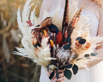 Boho wedding bouquet with feathers Fall bridal bouquet of flowers Western bridal bouquet for wedding bouquet Protea bouquet for bride